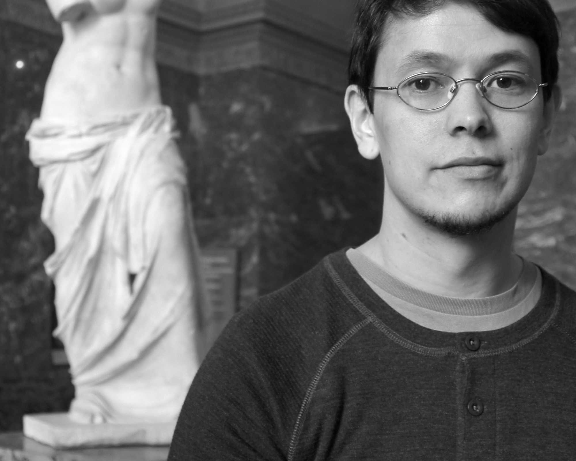 Josh infront of Venus de Milo