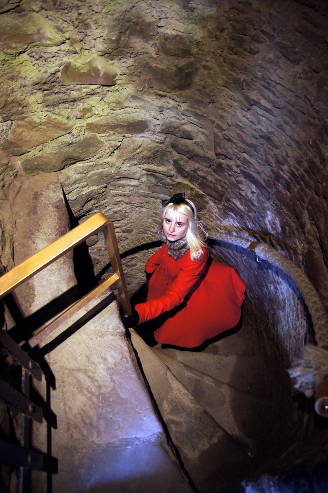 Lisa going down the Stairs