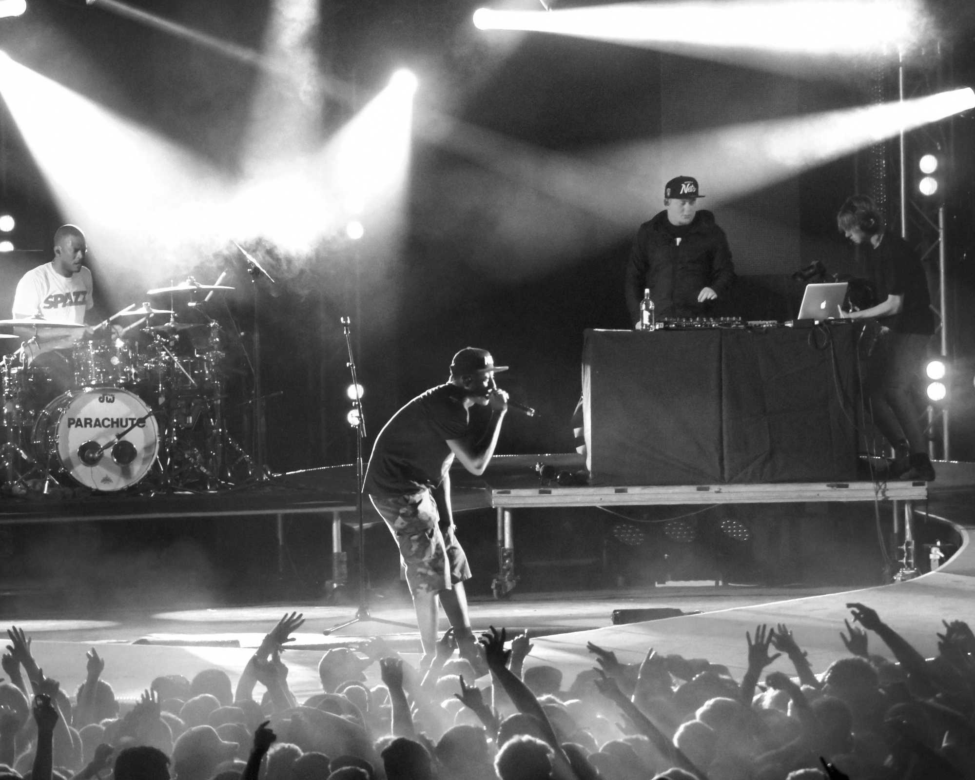Parachute 2013 Le Crea