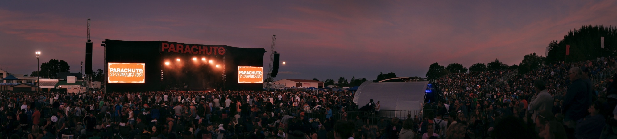 Parachute 2013 Panorama